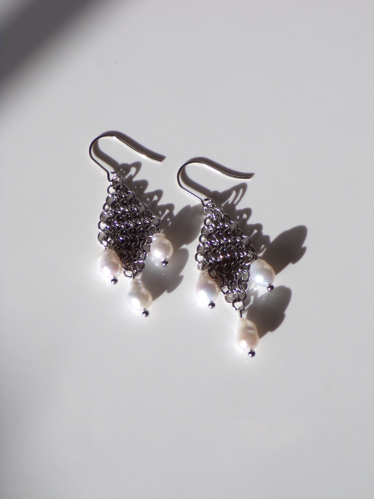 LORELAI Pearl Earrings