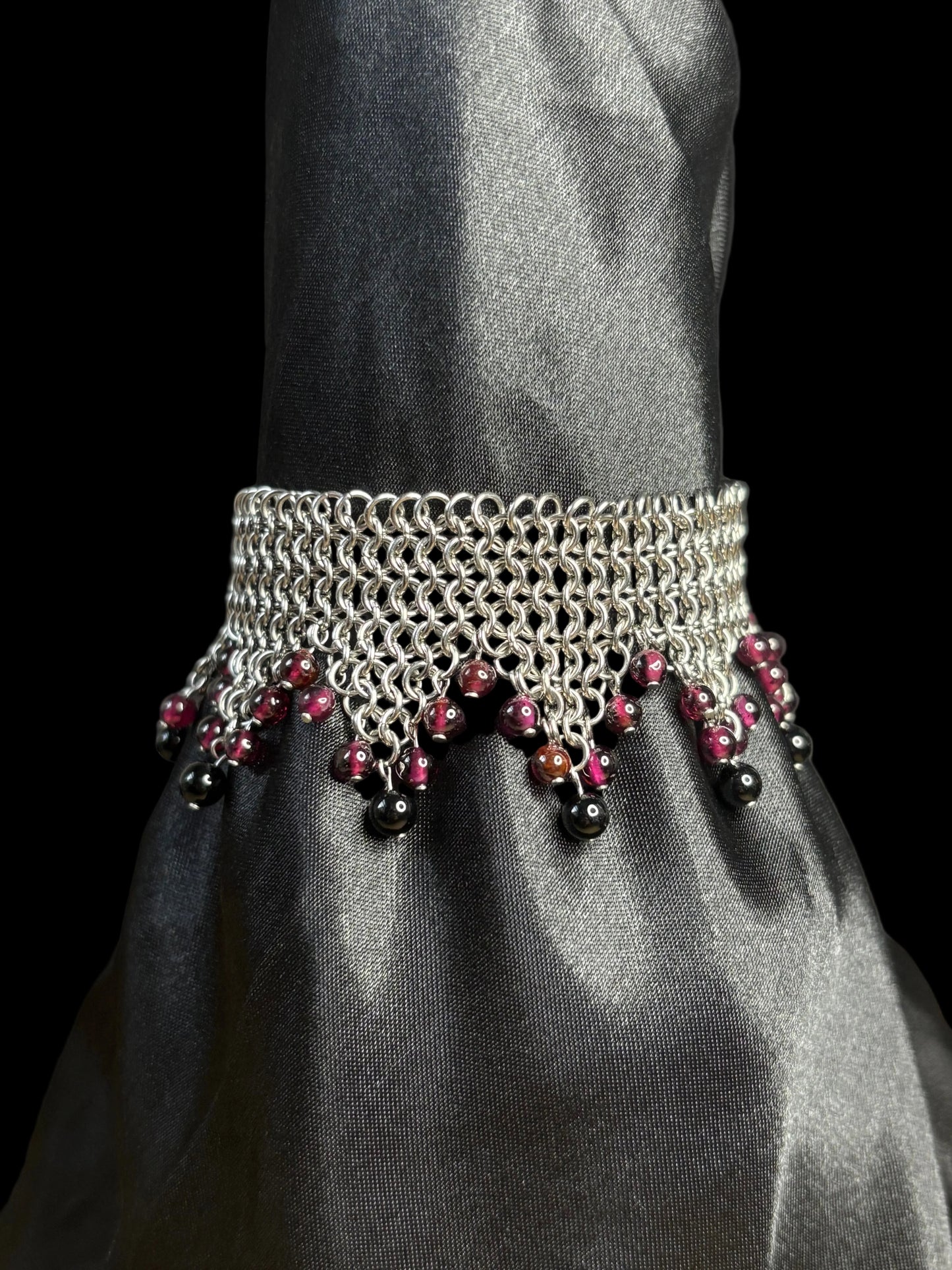 HARLEQUIN Garnet & Onyx Bracelet