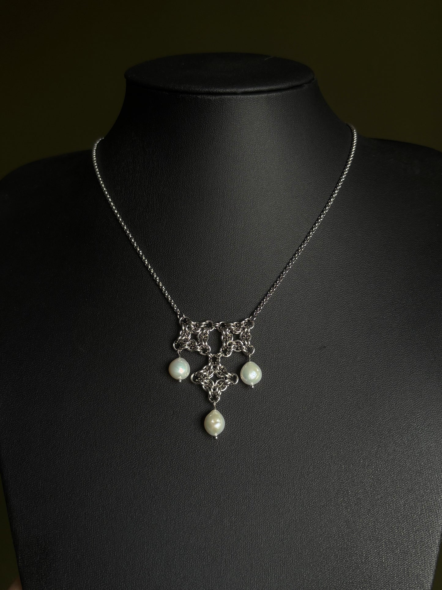 ARTEMIS Pearl Necklace