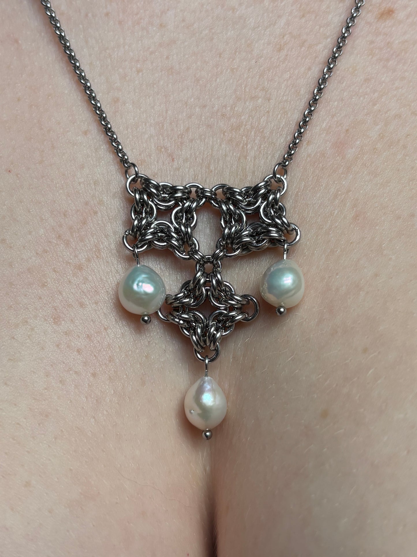 ARTEMIS Pearl Necklace
