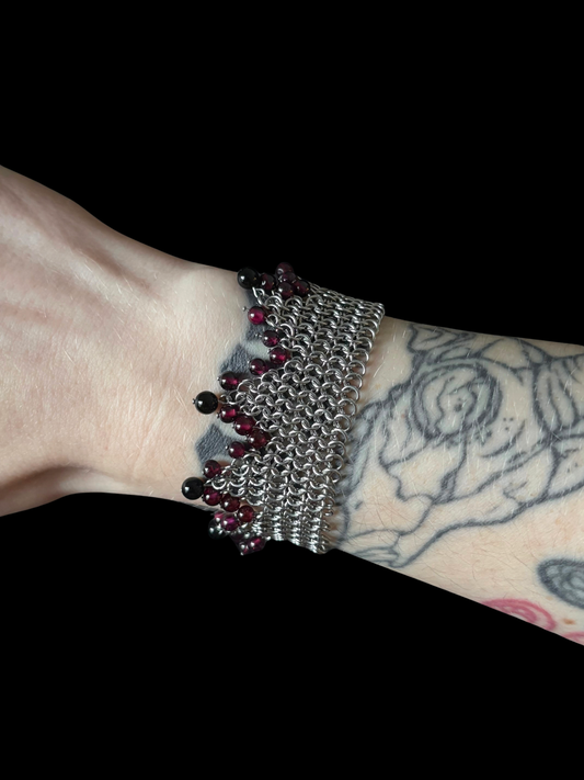 HARLEQUIN Garnet & Onyx Bracelet