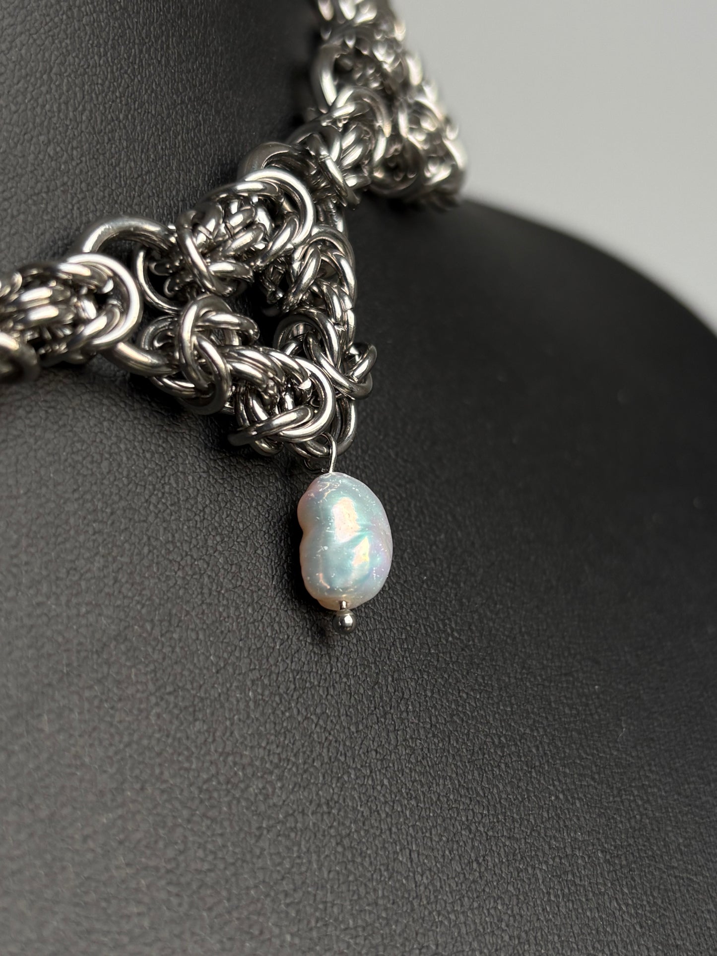 LUSTRE X Pearl Necklace