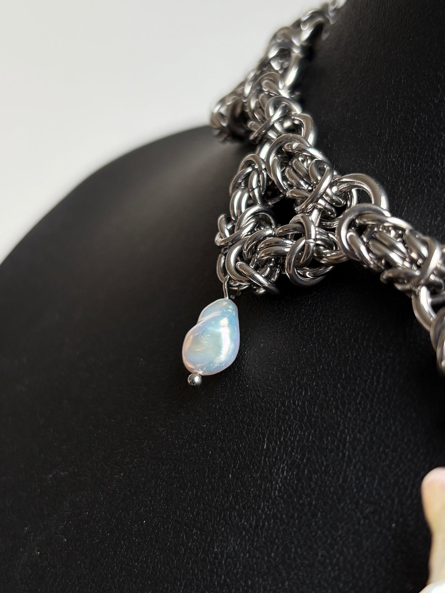 LUSTRE X Pearl Necklace