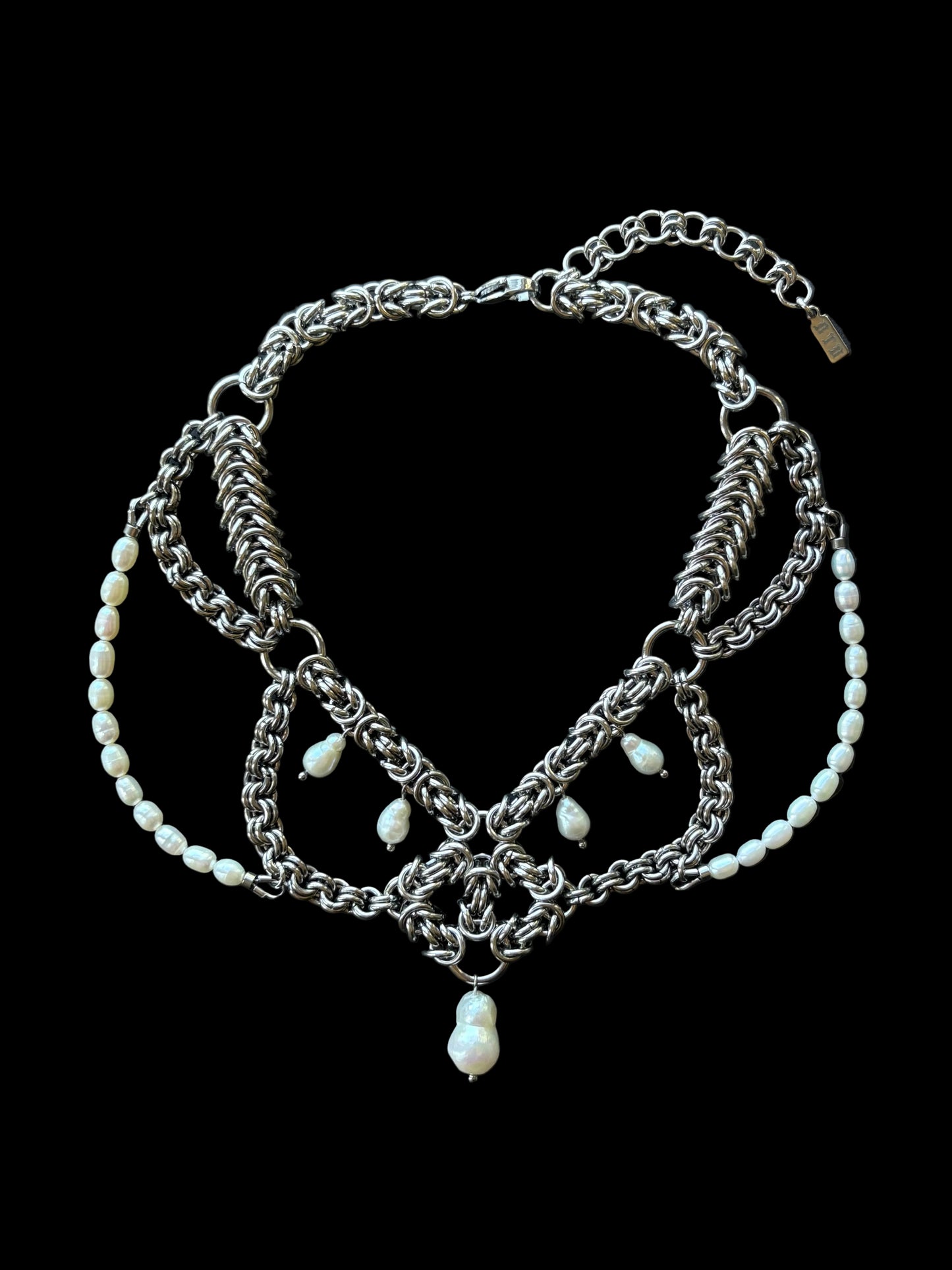 ANDROMEDA II Pearl Necklace