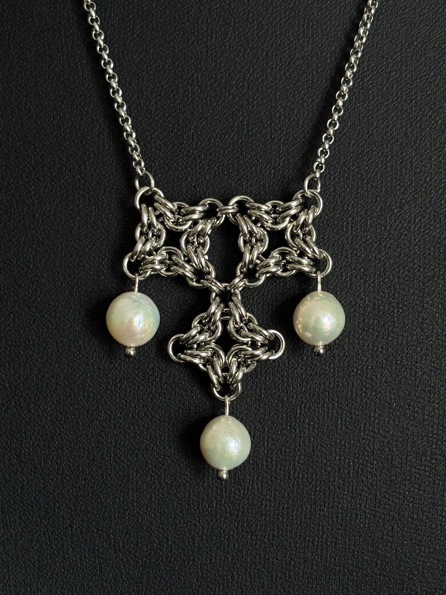 ARTEMIS III Pearl Necklace