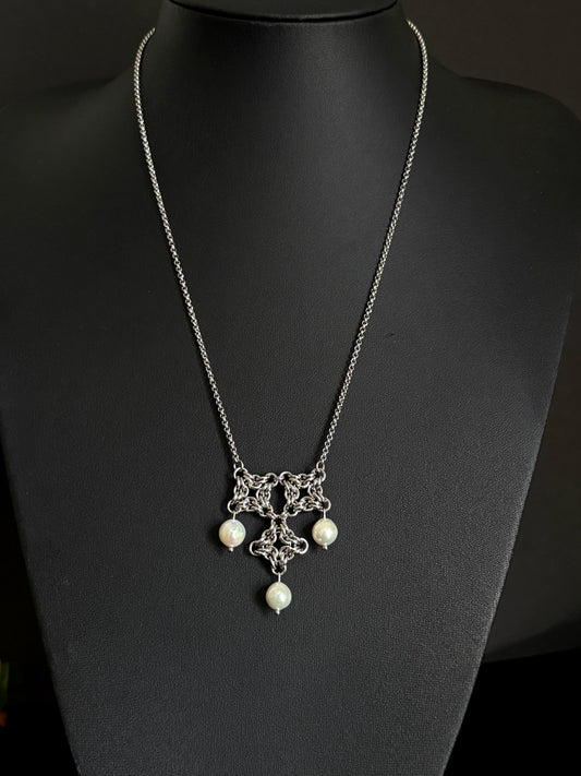 ARTEMIS III Pearl Necklace