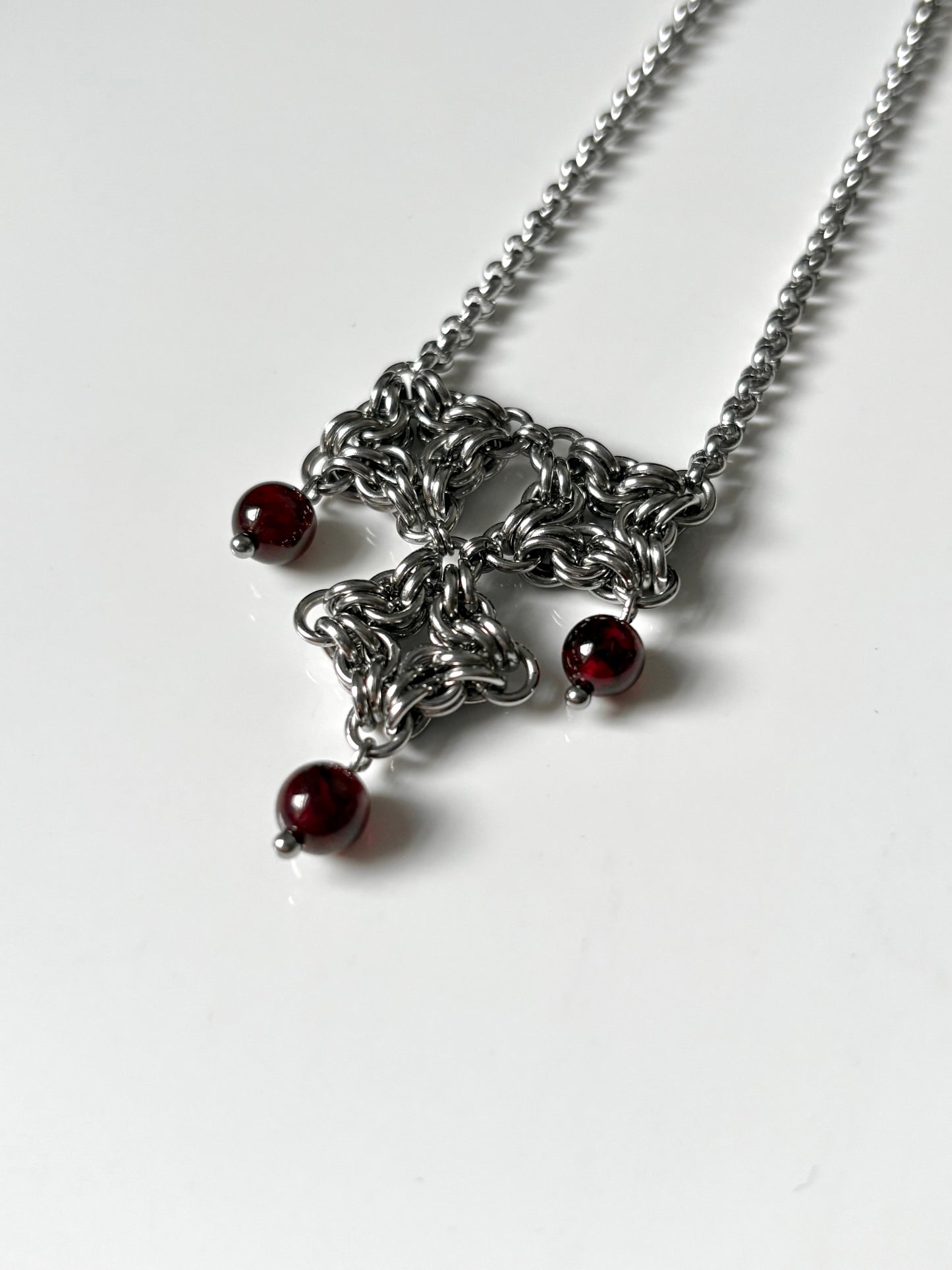 ARTEMIS VI Garnet Necklace