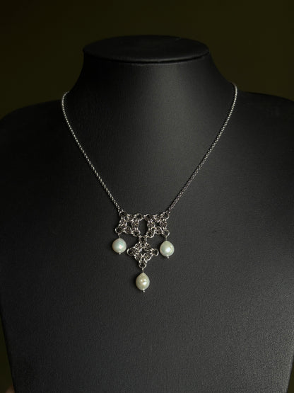ARTEMIS Pearl Necklace