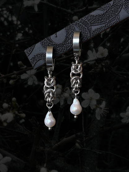 AVA Pearl Earrings