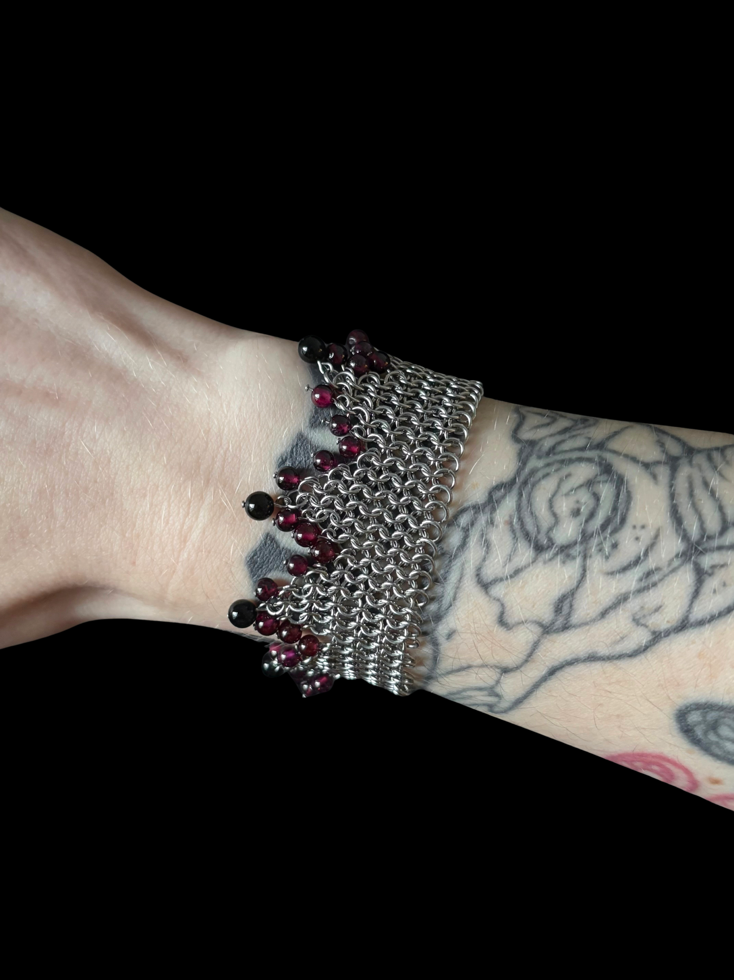 HARLEQUIN Garnet & Onyx Bracelet