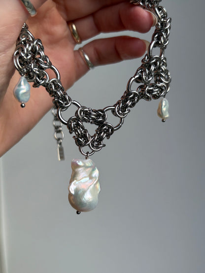 LUSTRE X Pearl Necklace