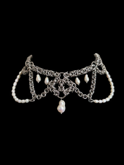 ANDROMEDA II Pearl Necklace