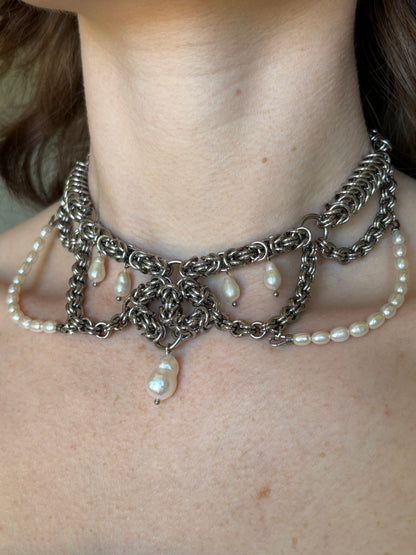 ANDROMEDA II Pearl Necklace