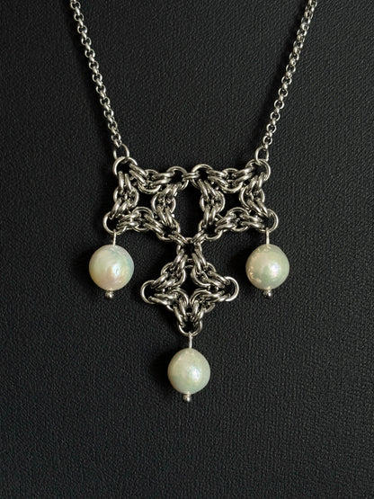 ARTEMIS III Pearl Necklace