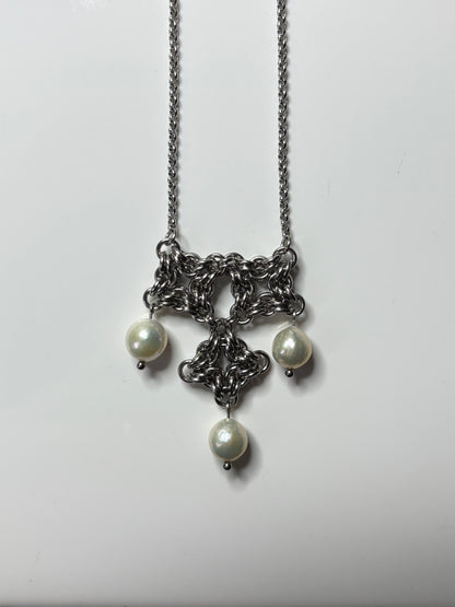 ARTEMIS III Pearl Necklace