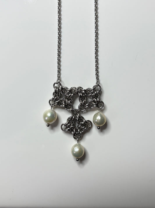 ARTEMIS III Pearl Necklace