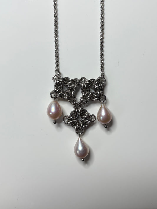 ARTEMIS II Pearl Necklace