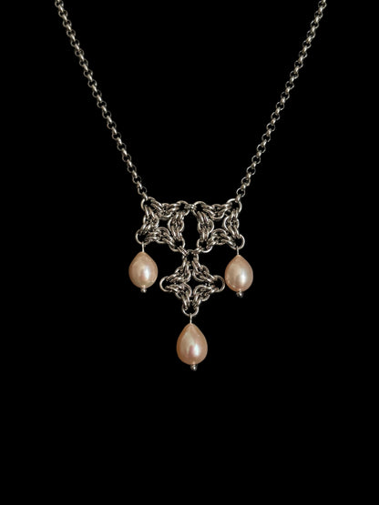 ARTEMIS V Pearl Necklace