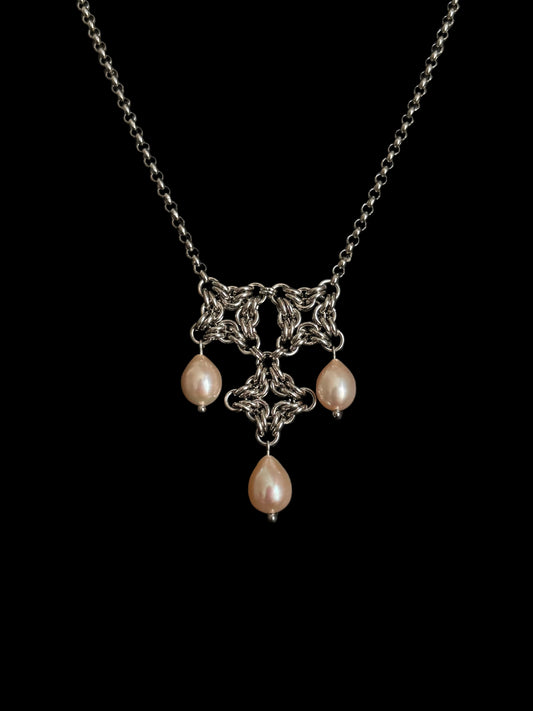 ARTEMIS V Pearl Necklace