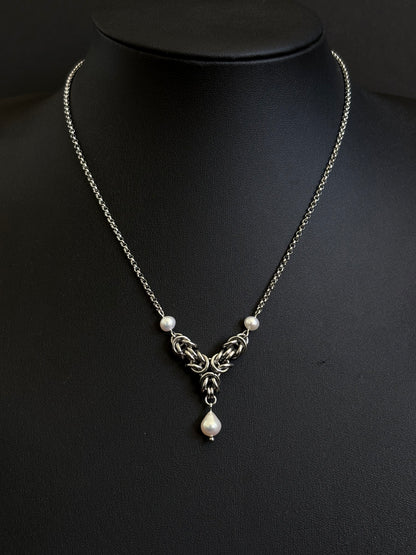 GRACE I Pearl Necklace