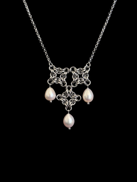 ARTEMIS VIII Pearl Necklace