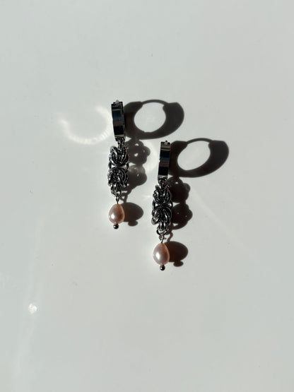 AVA Pearl Earrings