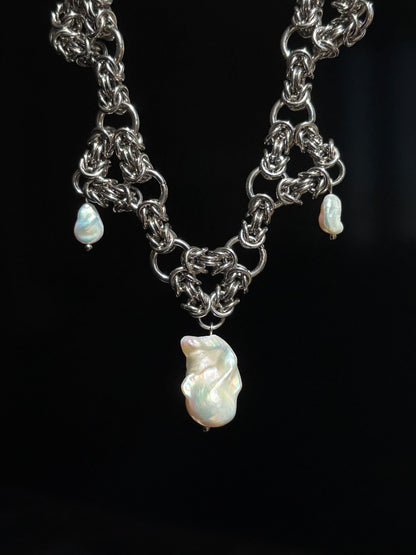 LUSTRE X Pearl Necklace