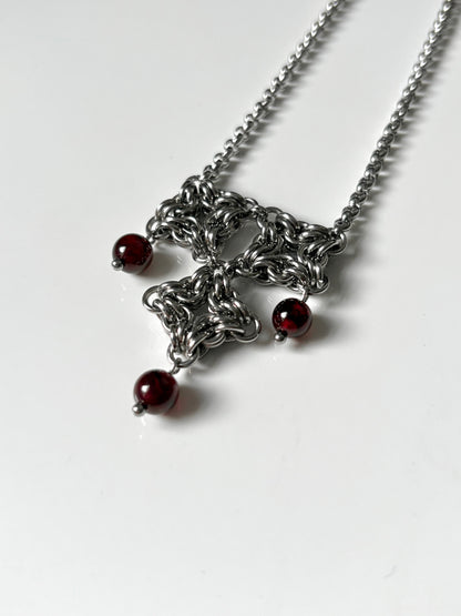 ARTEMIS VI Garnet Necklace