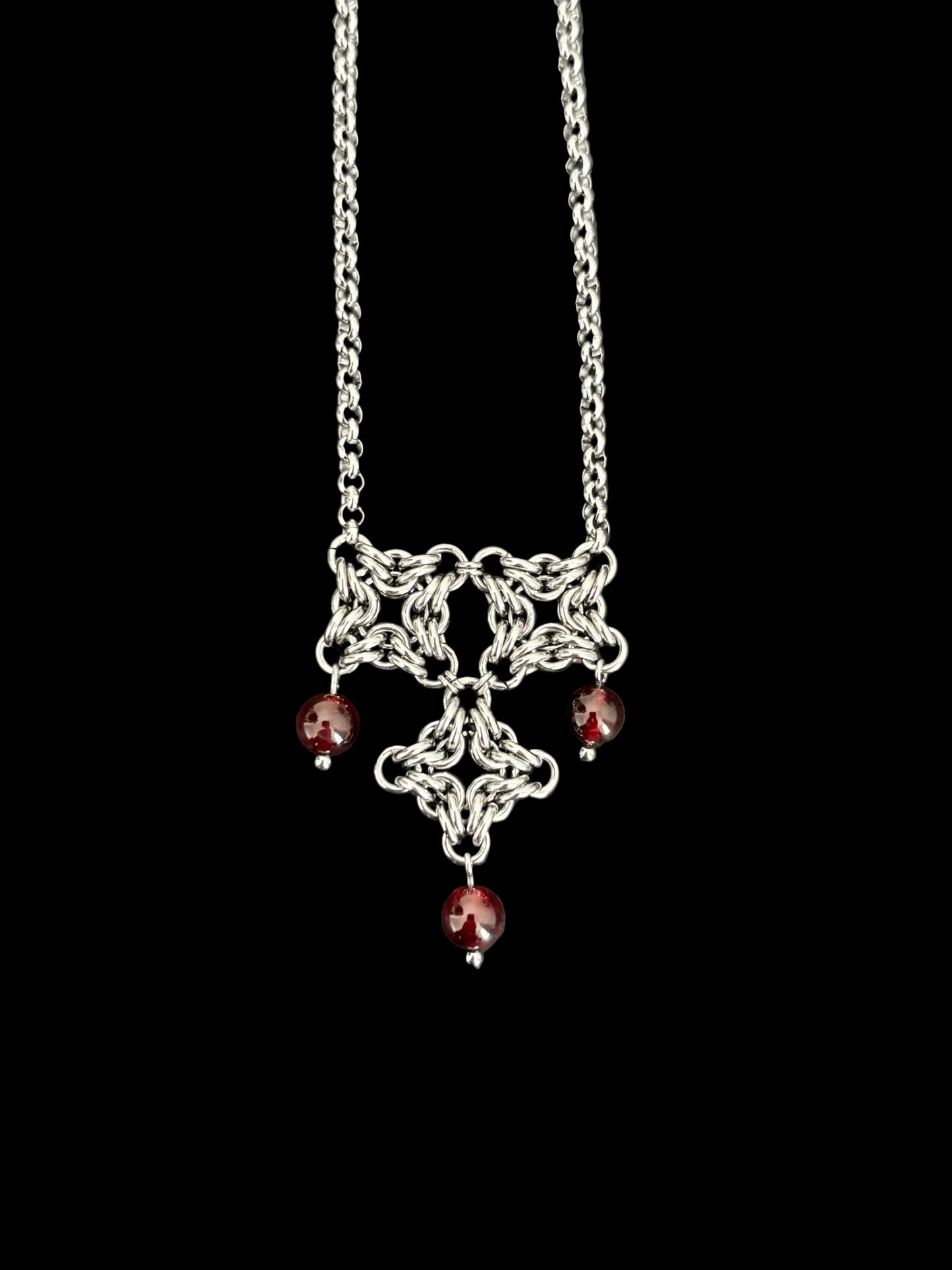 ARTEMIS VI Garnet Necklace
