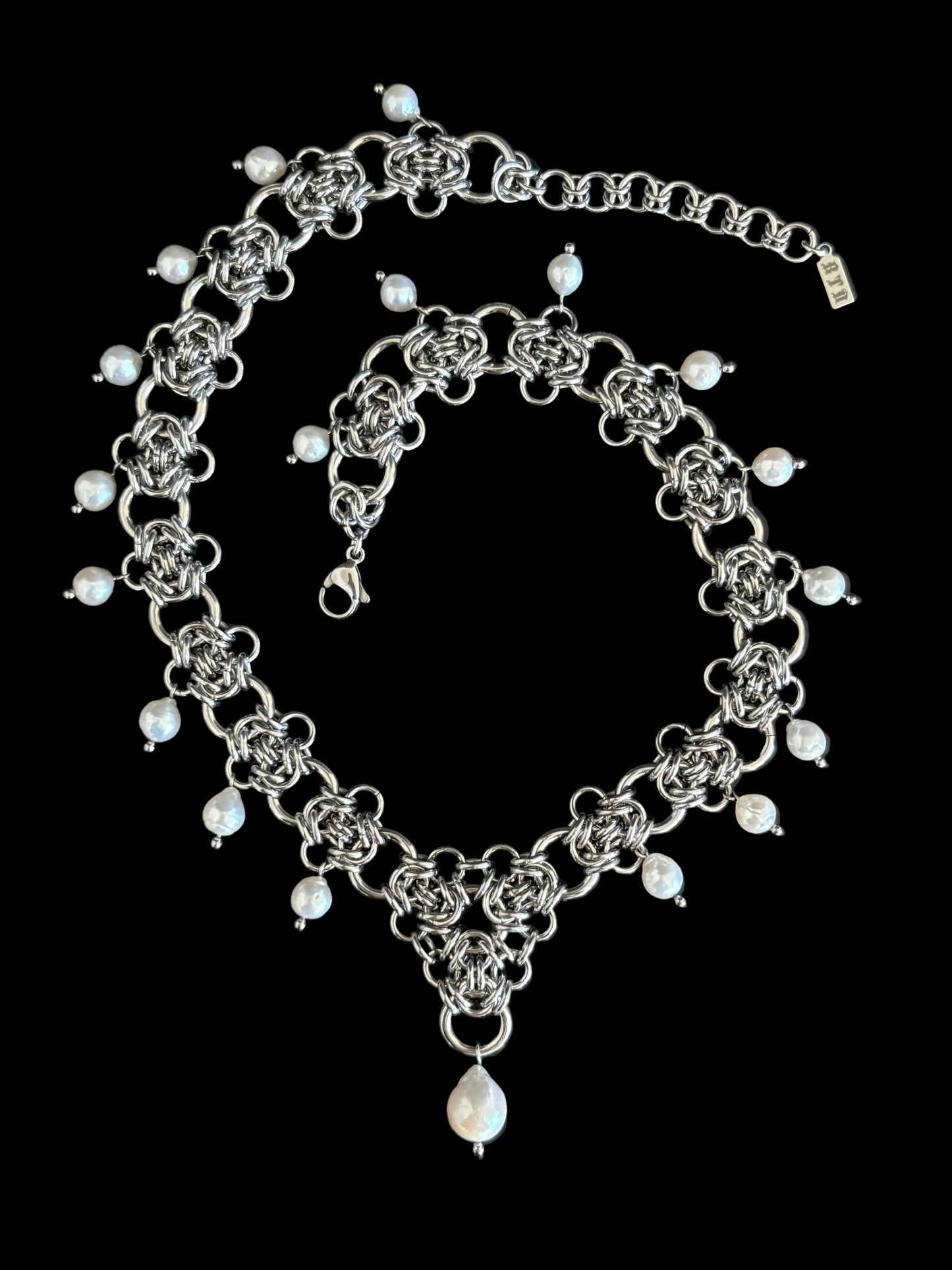 VESTA I Pearl Necklace