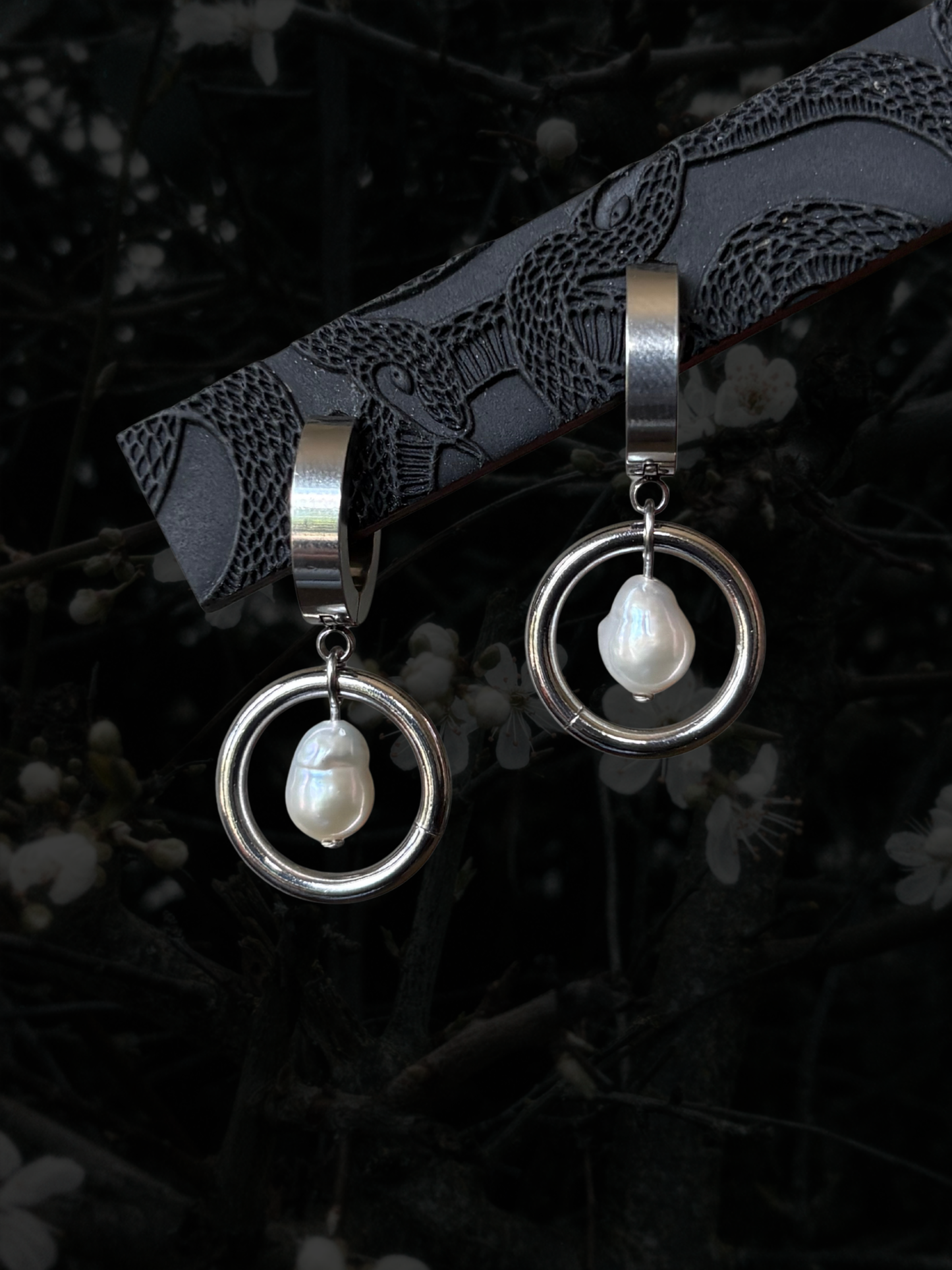 SOLARIS Pearl Earrings